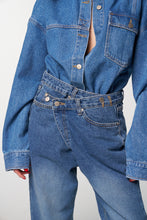 Cargar imagen en el visor de la galería, Deconstructed Crossover Jeans
